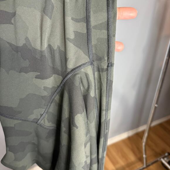 Lululemon Align Capri Leggings Camo Green Size 16 - Picture 6 of 6